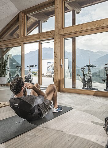 Fitnessstudio im 5 Sterne Hotel STOCK resort/Finkenberg/Zillertal/Tirol/Österreich