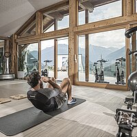 Fitnessstudio im 5 Sterne Hotel STOCK resort/Finkenberg/Zillertal/Tirol/Österreich