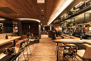 Bar & Smokers Lounge im Luxushotel Zillertal STOCK resort