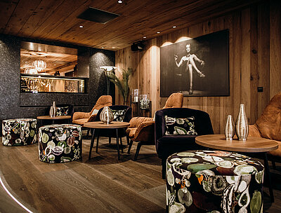 Bar & Smokers Lounge im Luxushotel Zillertal STOCK Resort