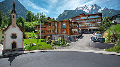 Außenansicht Sommer der Team Lodge STOCK resort