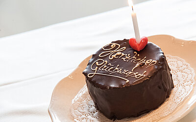 Sachertorte mit GEburtstagskerze