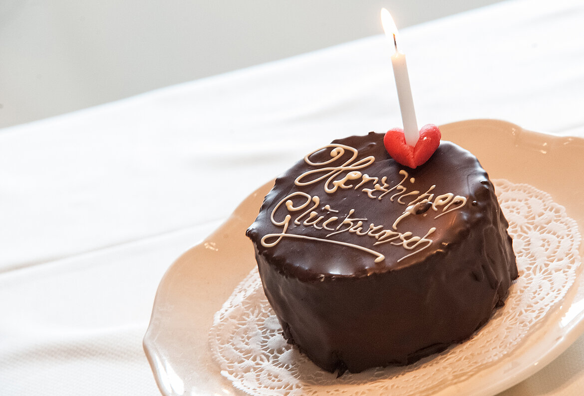 Sachertorte mit Geburtstagskerze