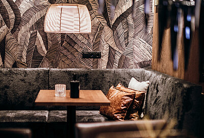 Bar & Smokers Lounge im Luxushotel Zillertal STOCK resort