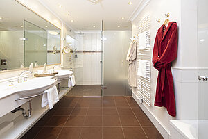 Rosensuite / STOCK resort / 5 Sterne Wellnesshotel / Zillertal / Tirol / Österreich
