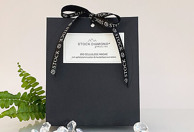 STOCK DIAMOND Bio Cellulose Maske im 5 Sterne Wellnesshotel STOCK resort