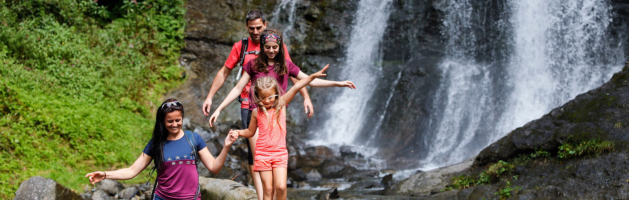 Familie im Wanderurlaub Österreich