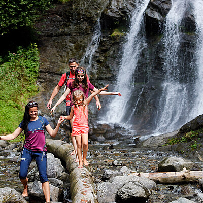 Schleierwasserfall_Hart_c_Andi_Frank (9) Familie im Wanderurlaub Österreich
