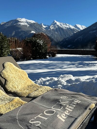 Glitzernder Neuschnee und Sonnenstrahlen im Gesicht ️️ Die Berge strahlen weiß, die Luft ist klar – und draußen wartet dein Lieblingsplatz auf dich.