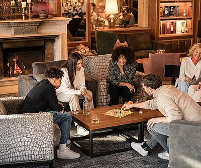 Ein Wintertag, wie er schöner nicht sein könnte ️ Vom vitalen Frühstück, über aktive Stunden im Schnee und Spiel & Spaß im Action Park, bis hin zum genussvollen Abendessen - jeder Moment erzählt...