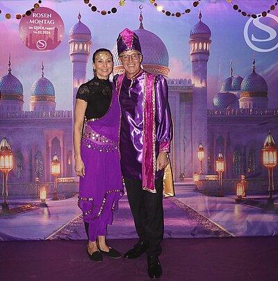 Bunt, fröhlich & pure Lebensfreude Wir wünschen euch eine wunderbare Faschingszeit - voller Lachen, funkelnder Blicke und unvergesslicher Erinnerungen! #fasching2026 #stockfeeling #magicmoments