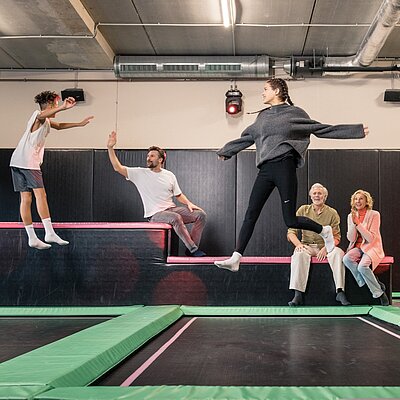 Während die Großen entspannen, beginnt für unsere Kids & Teenies ihr ganz eigenes Highlight-Programm: Auspowern im Action Park!