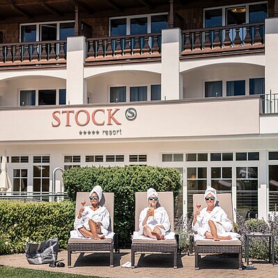 Auf starke Frauen, echte Herzlichkeit und viele gemeinsame #magicmoments Alles Liebe zum Weltfrauentag aus dem STOCK resort! #stockfeeling #weltfrauentag #einfachglücklich